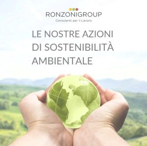 Mani che tengono un pianeta verde, simbolo di sostenibilità